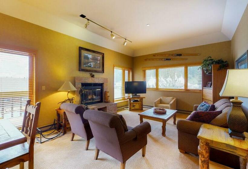 هتل Purgatory Village #305