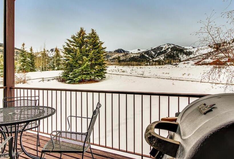 Отель Red Pine Canyons View Condo