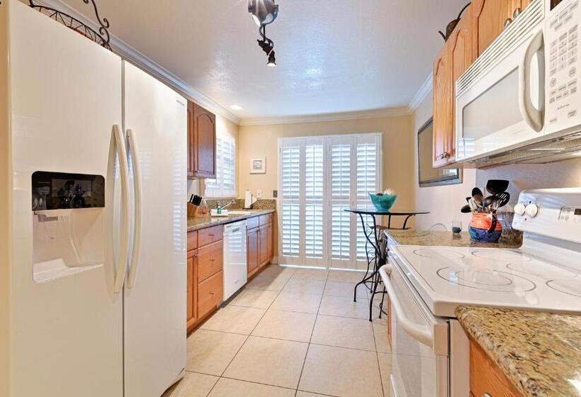 בית מלון כפרי Ritz Point Condo