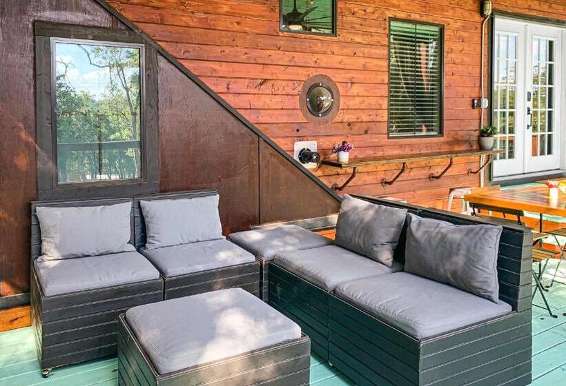 Отель Chimney Rock Tiny Home