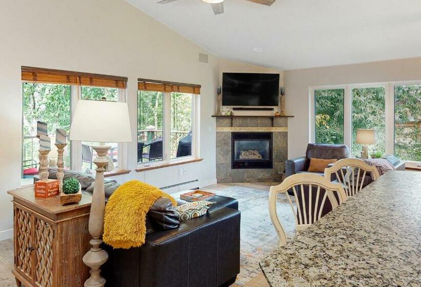 Отель Colorado Charm