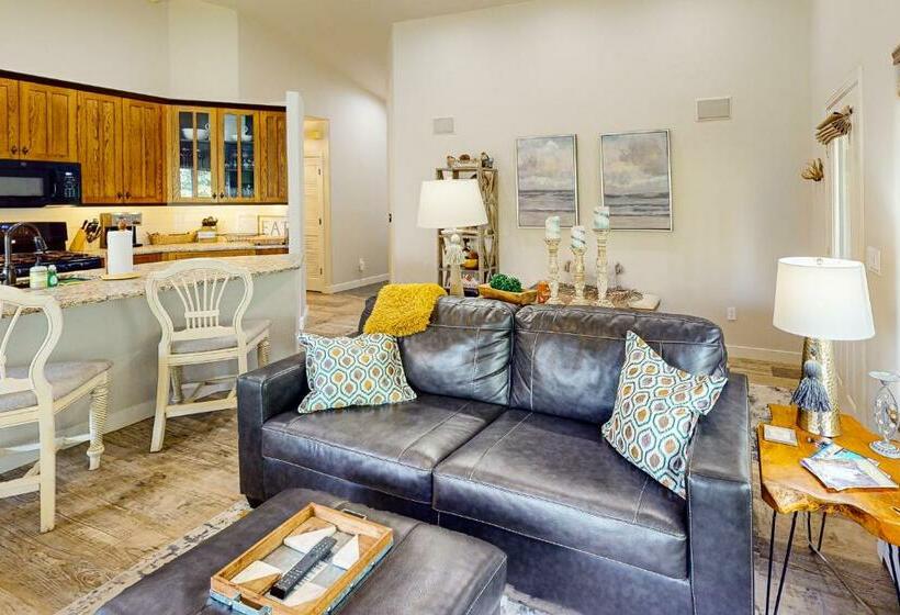 Отель Colorado Charm