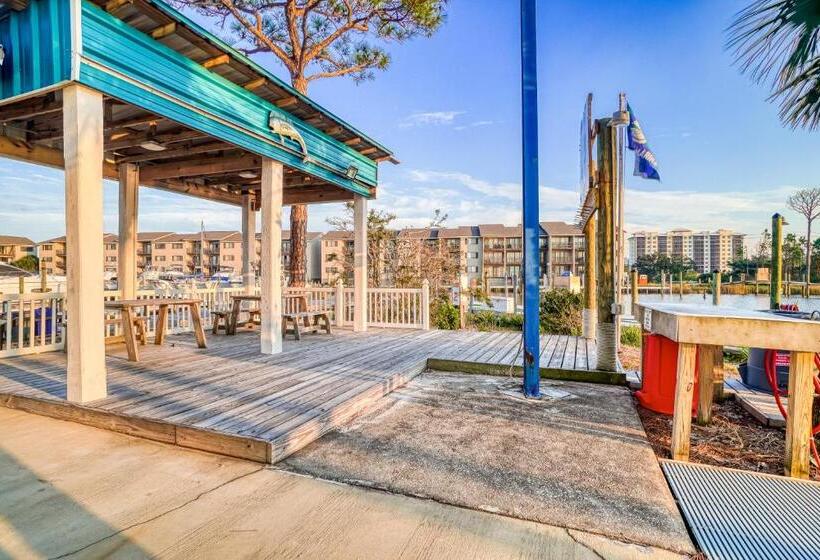 فندق Holiday Harbour Marina Apartment