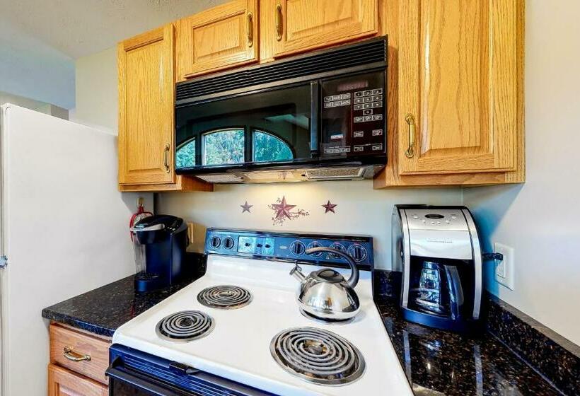 فندق Mountain & Golf Retreat