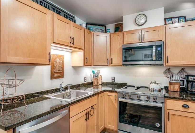 هتل Mountainside Ski Lodge