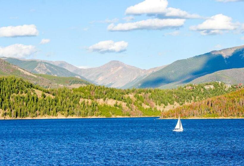 ホテル Silvermill Lodge 8250