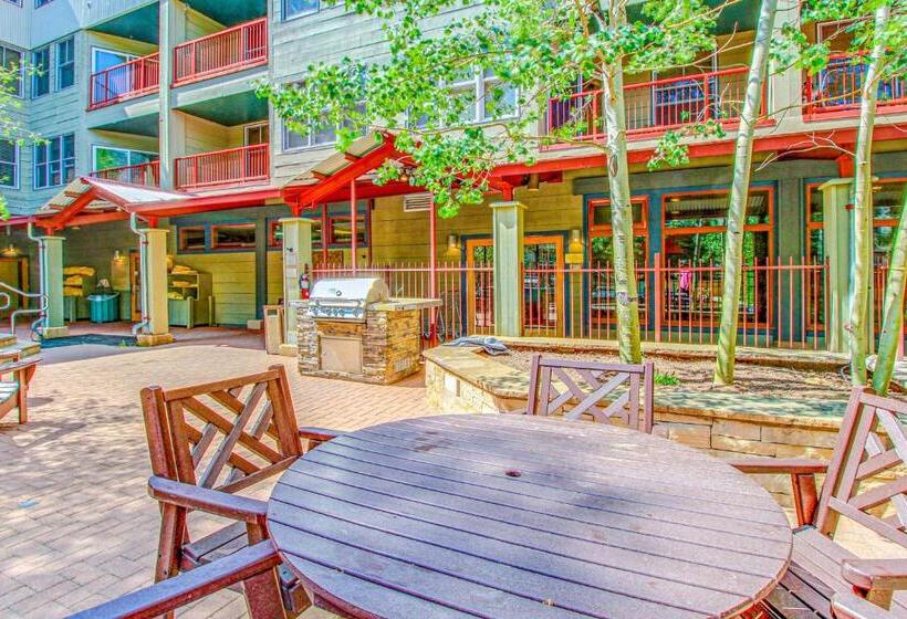 ホテル Silvermill Lodge 8250