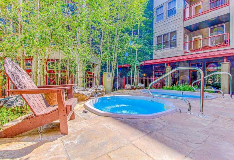 ホテル Silvermill Lodge 8250