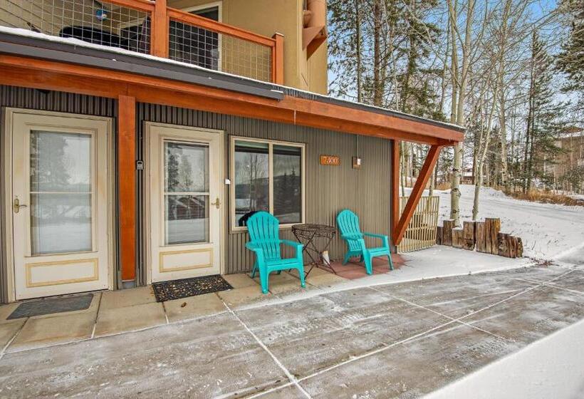 فندق Stover S Outpost