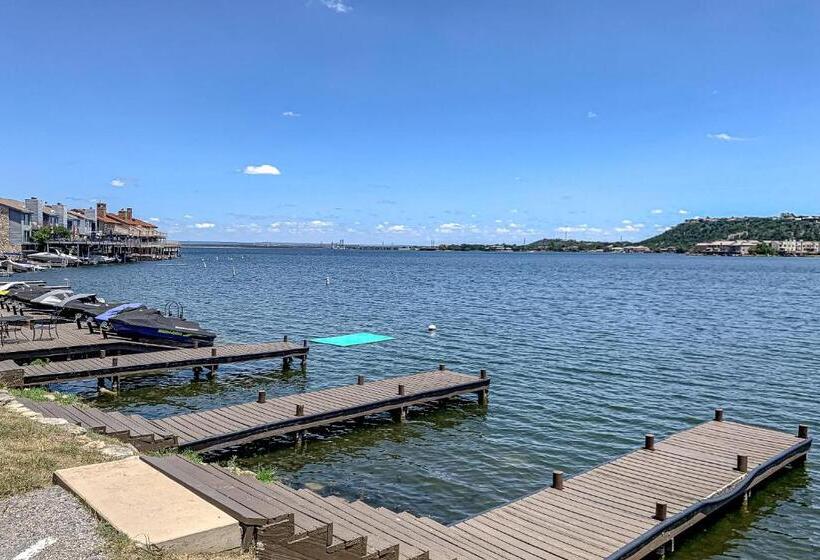 Отель The Cove At Horseshoe Bay