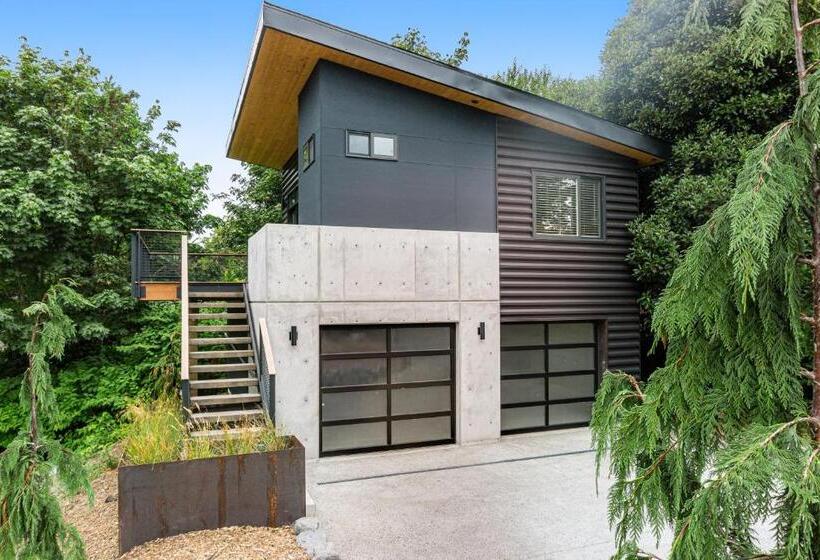 호텔 The Treehouse