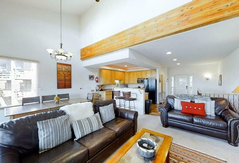 ホテル Wapiti Place A