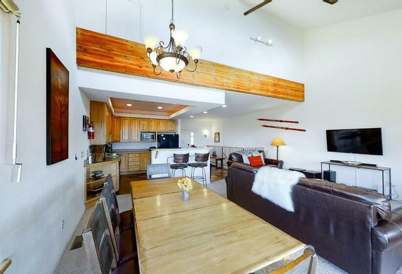 ホテル Wapiti Place A