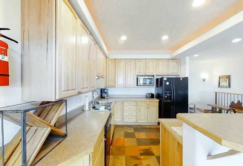 ホテル Wapiti Place A