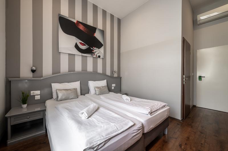 هاستل Full Moon Budapest