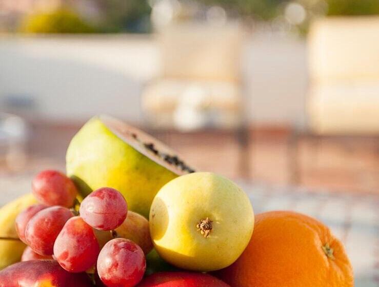 Apartamentos Guadalpin Boutique