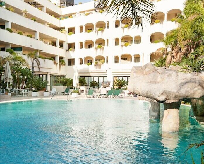 Apartamentos Guadalpin Boutique