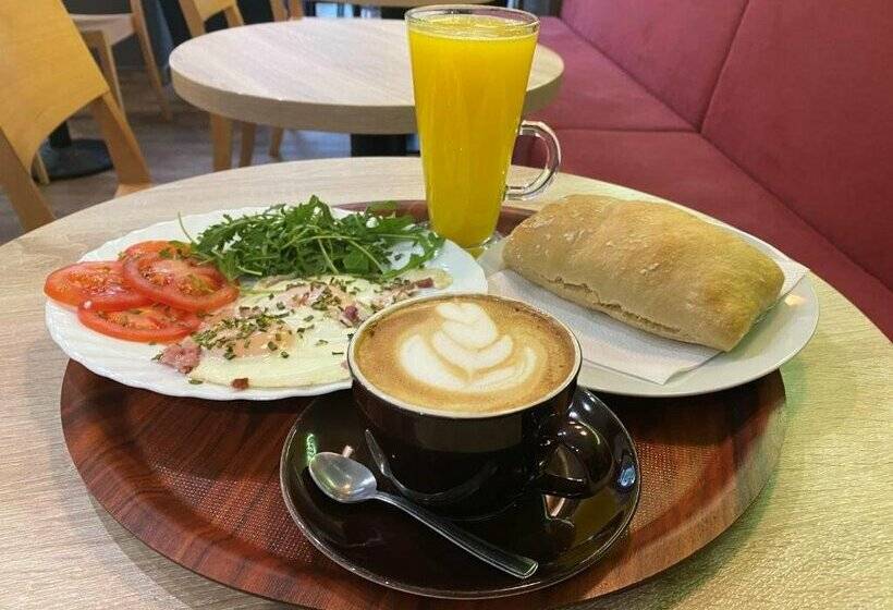 Corvin Center Suites