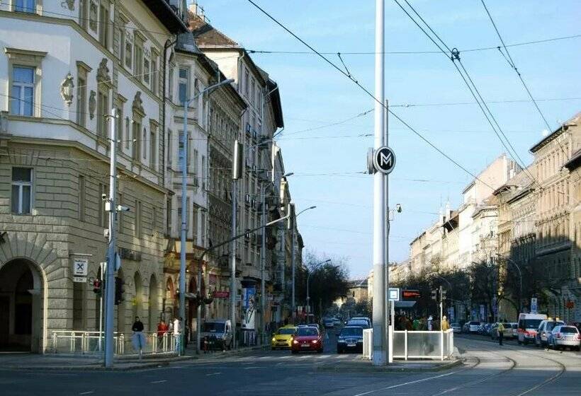 Corvin Center Suites