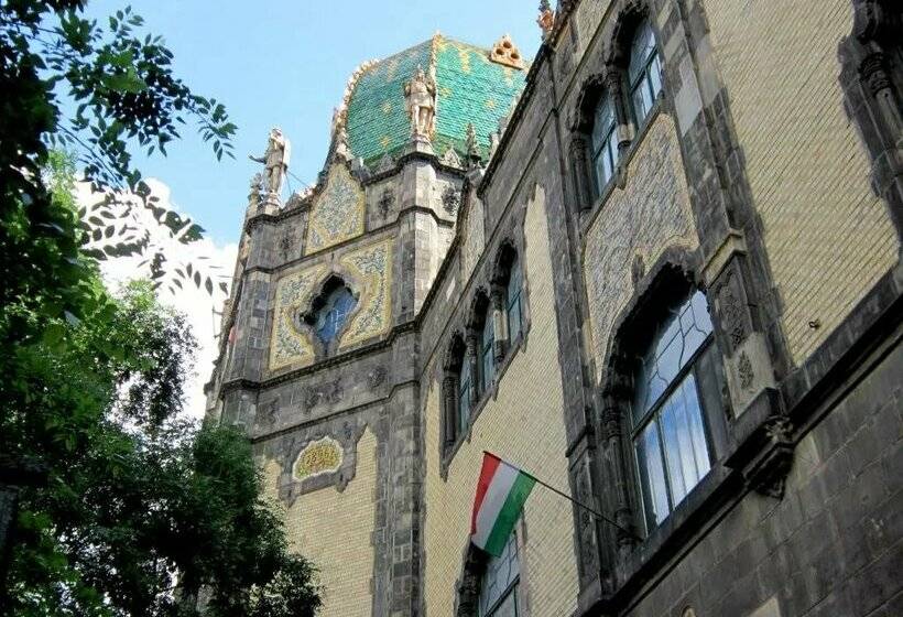 Corvin Center Suites