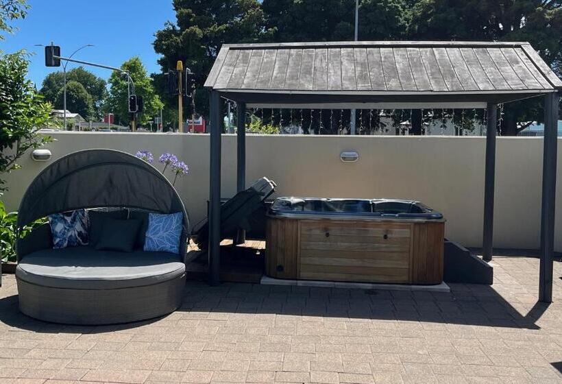 호텔 Academy Motor Inn