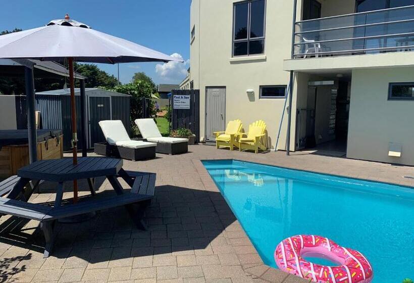 호텔 Academy Motor Inn