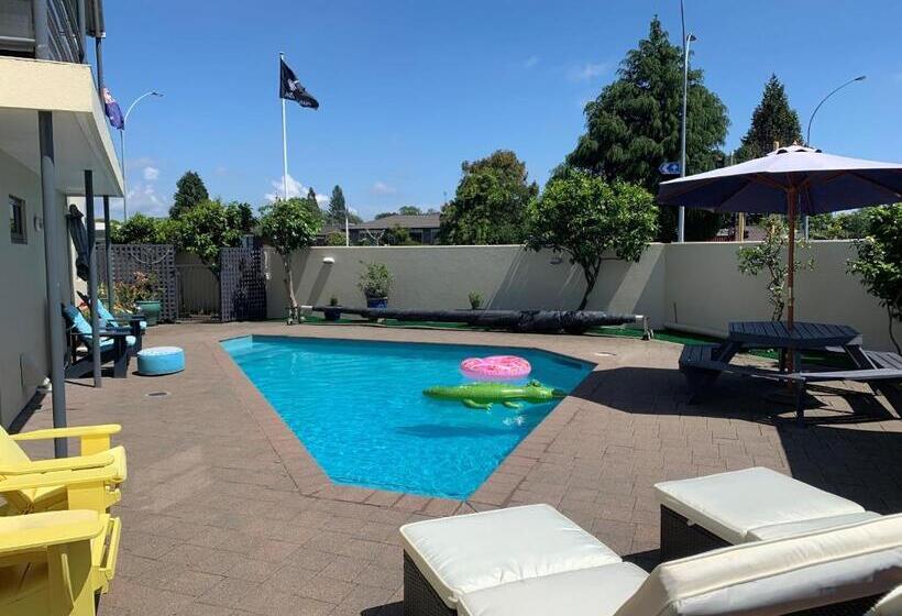 호텔 Academy Motor Inn