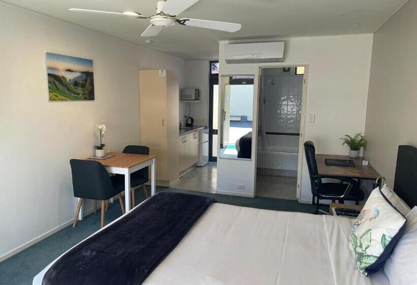 호텔 Academy Motor Inn