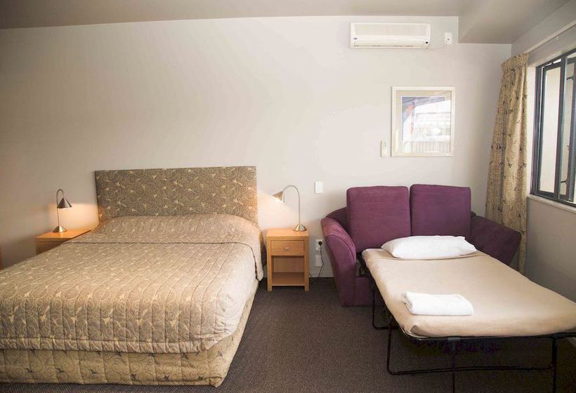 בית מלון כפרי Airport Motor Lodge