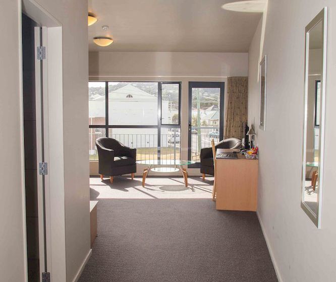 בית מלון כפרי Airport Motor Lodge