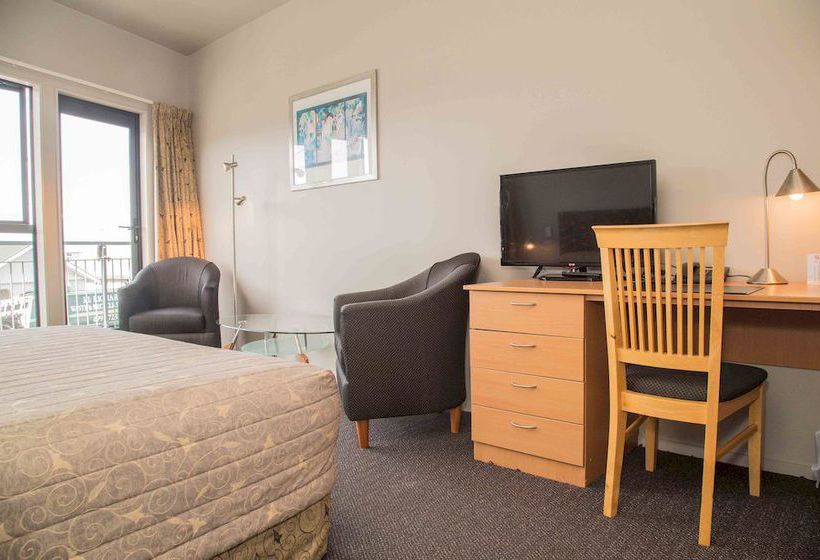 בית מלון כפרי Airport Motor Lodge