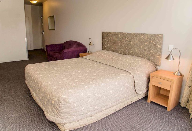 בית מלון כפרי Airport Motor Lodge