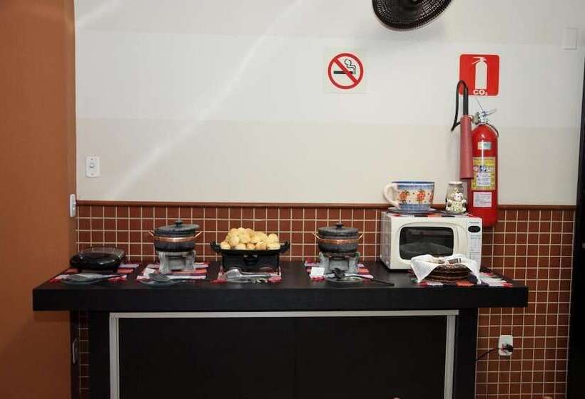 호텔 Carolina Plaza