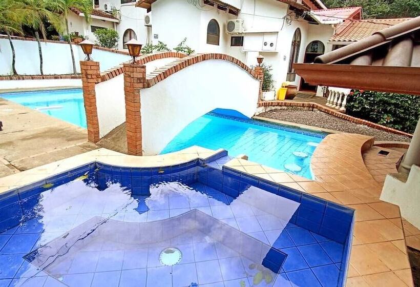 فندق Casa Blanca