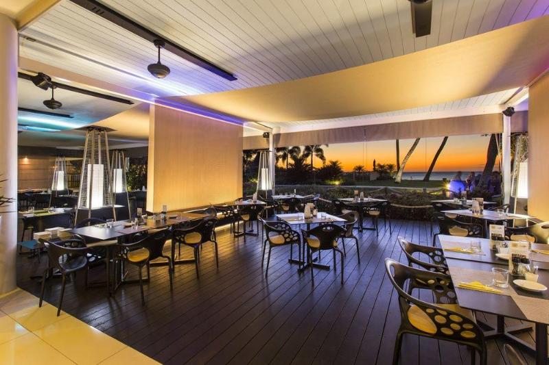 هتل Chateau Royal Beach Resort & Spa, Noumea