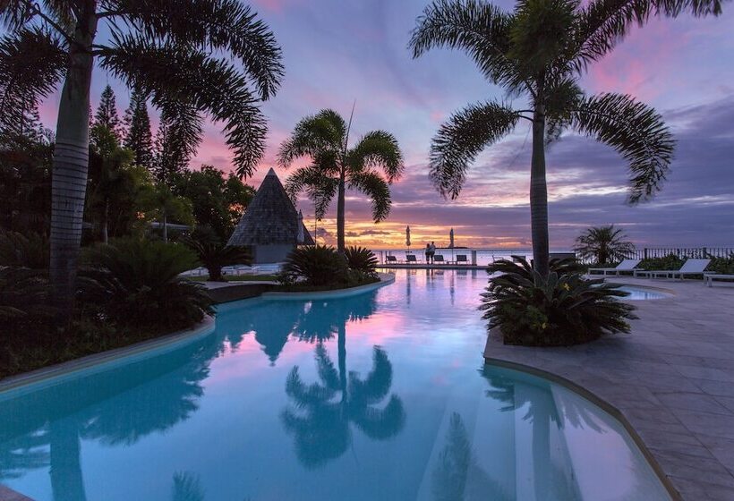 هتل Chateau Royal Beach Resort & Spa, Noumea