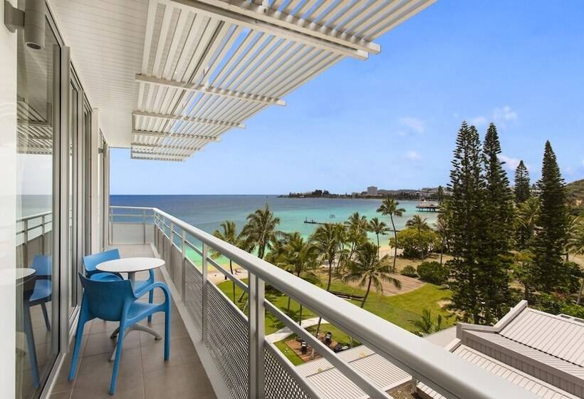 هتل Chateau Royal Beach Resort & Spa, Noumea