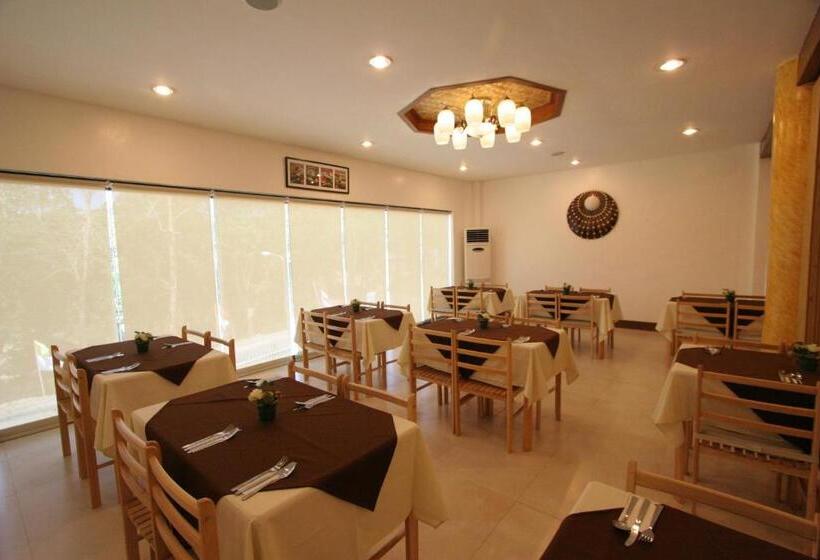 هتل Coron Hilltop View Resort