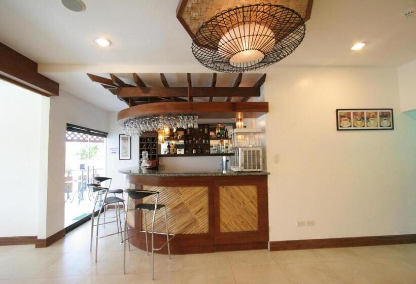 هتل Coron Hilltop View Resort