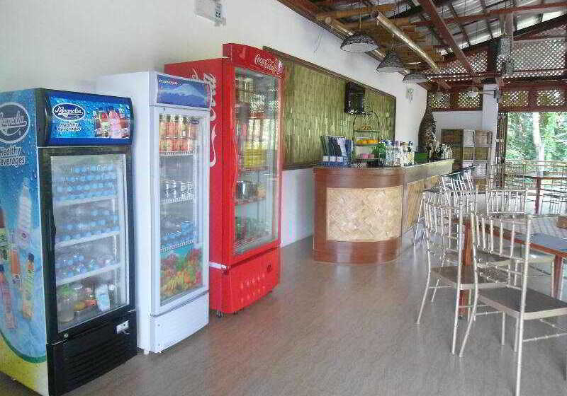 هتل Coron Hilltop View Resort