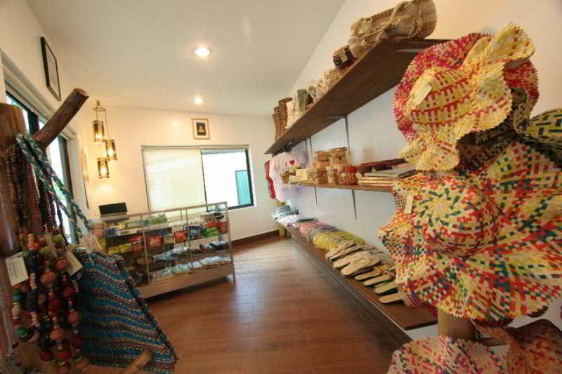 هتل Coron Hilltop View Resort