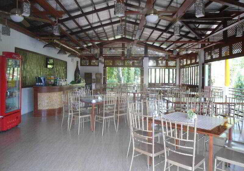 هتل Coron Hilltop View Resort