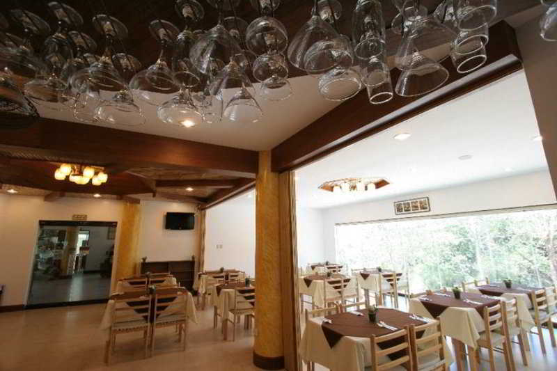 هتل Coron Hilltop View Resort