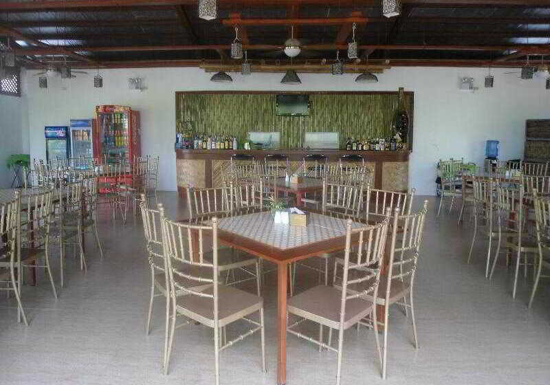 هتل Coron Hilltop View Resort