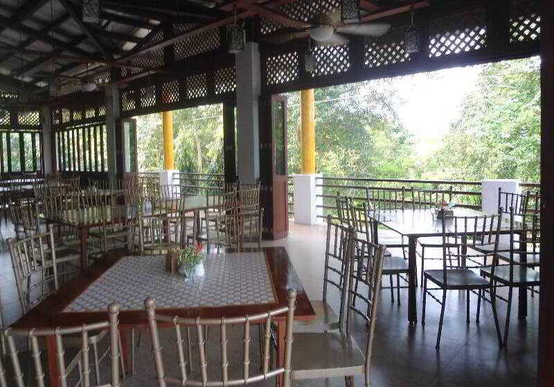 هتل Coron Hilltop View Resort