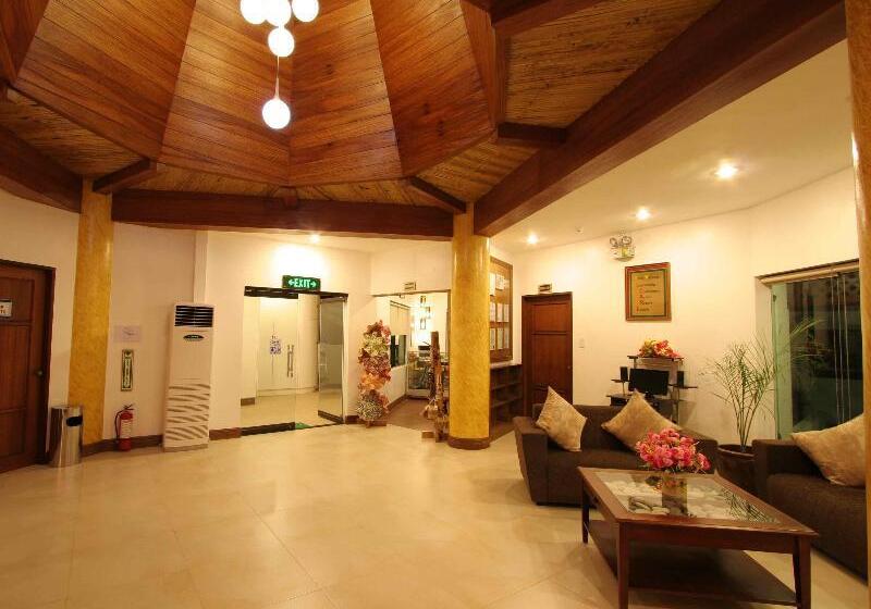 هتل Coron Hilltop View Resort