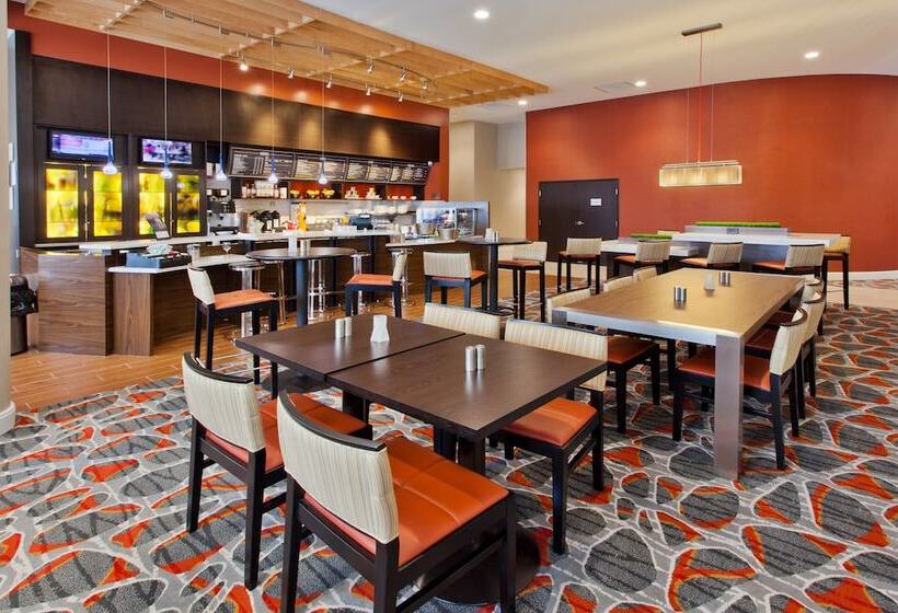 هتل Courtyard By Marriott Columbus Phenix City