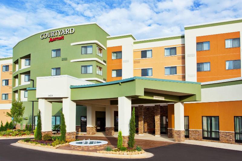 Отель Courtyard By Marriott Columbus Phenix City