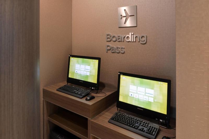 ホテル Courtyard By Marriott Saskatoon Airport