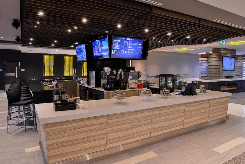 ホテル Courtyard By Marriott Saskatoon Airport